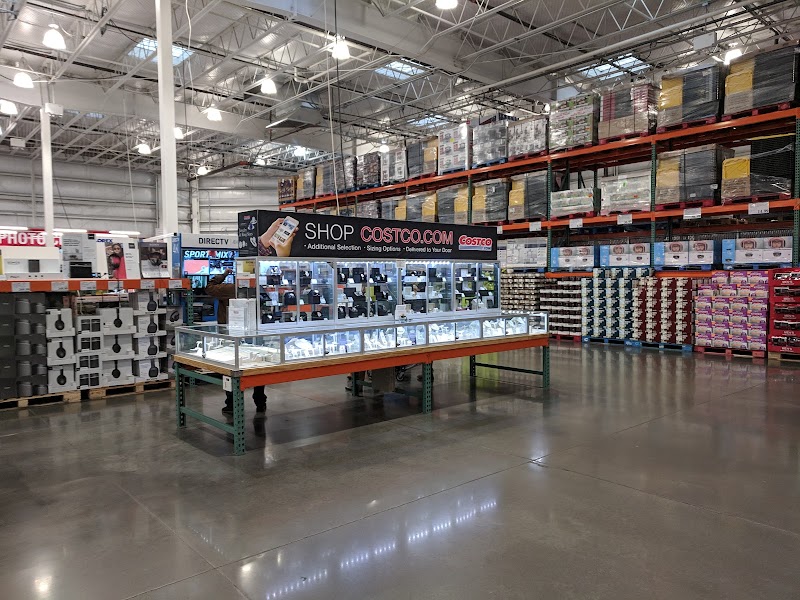 Costco Warehouse #1013 in UNION GAP, WA — gold in stock this week