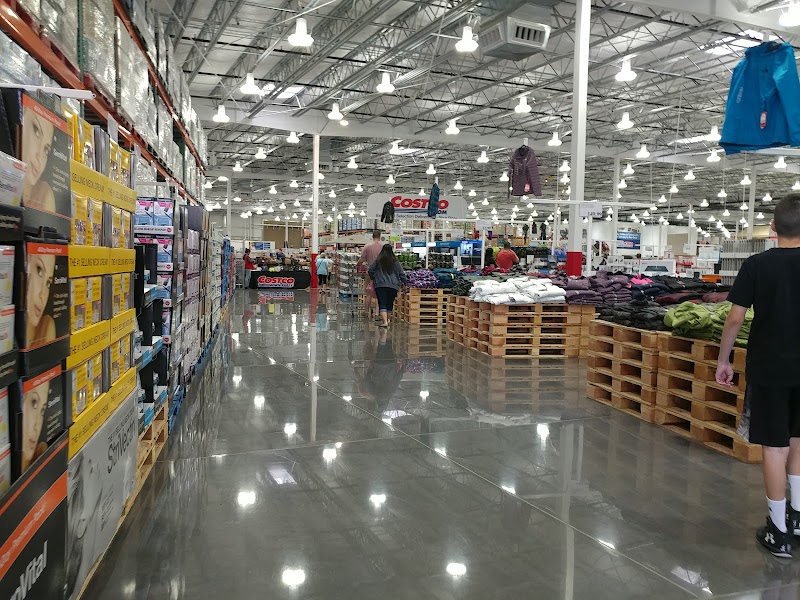 Costco Warehouse #1297 in UKIAH, CA — gold in stock this week
