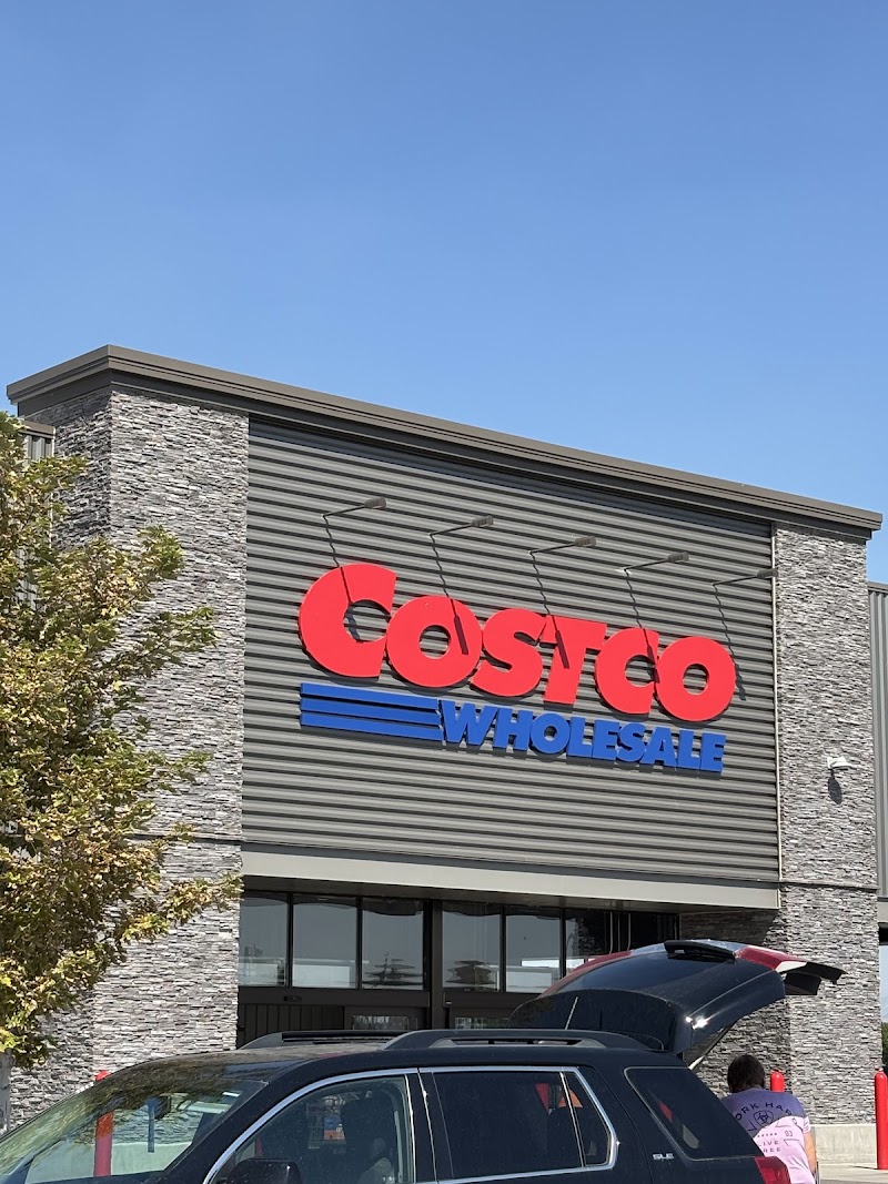 Costco Warehouse #1628 in LONGMONT, CO — open in-store gold period